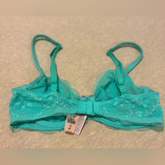 ✨New✨Victoria’s Secret Lace Bra & Body by Victoria Set in Bright Sunsine & Teal✨